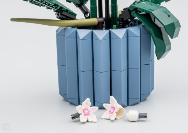 ▻ Review: LEGO BOTANICALS 10311 Orchid - HOTH BRICKS